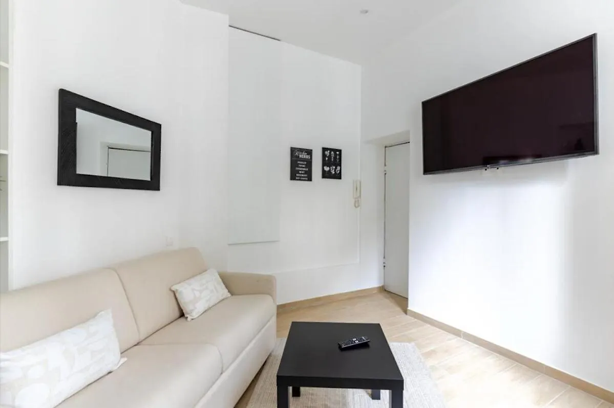 Montbrun Alesia II Cosy Studio 2P Paris 0*,  France